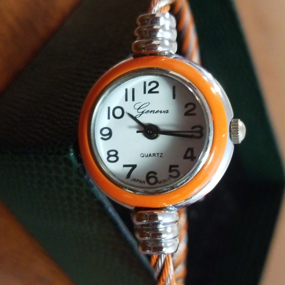 Watch - Picture 2 of 3